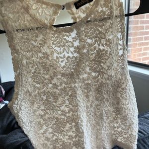 White lace tank, beautiful!